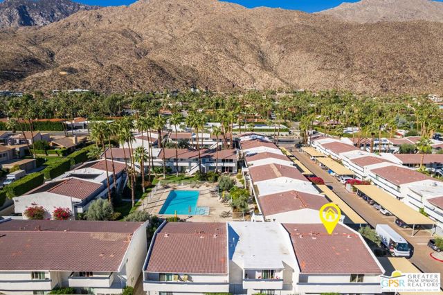 1950 S Palm Canyon Drive, Palm Springs CA: https://media.crmls.org/mediaz/4ff7adfd-db90-420f-be36-90c14d22ca0c.jpg