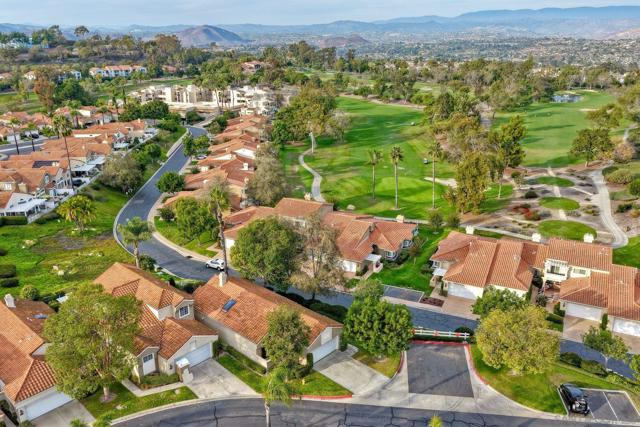 15638 Royal Crown Row, San Diego CA: https://media.crmls.org/mediaz/4ff823f4-3592-4692-a106-370f9d003239.jpg