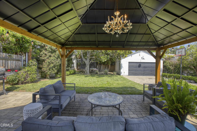 662 S El Molino Avenue, Pasadena CA: https://media.crmls.org/mediaz/4ff85be2-f67b-45c1-acb6-8543a8a6b84f.jpg