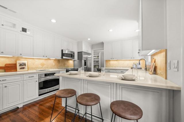 641 W Remington Drive, Sunnyvale CA: https://media.crmls.org/mediaz/4ff8881e-1f34-4517-929c-e6ddf457e779.jpg