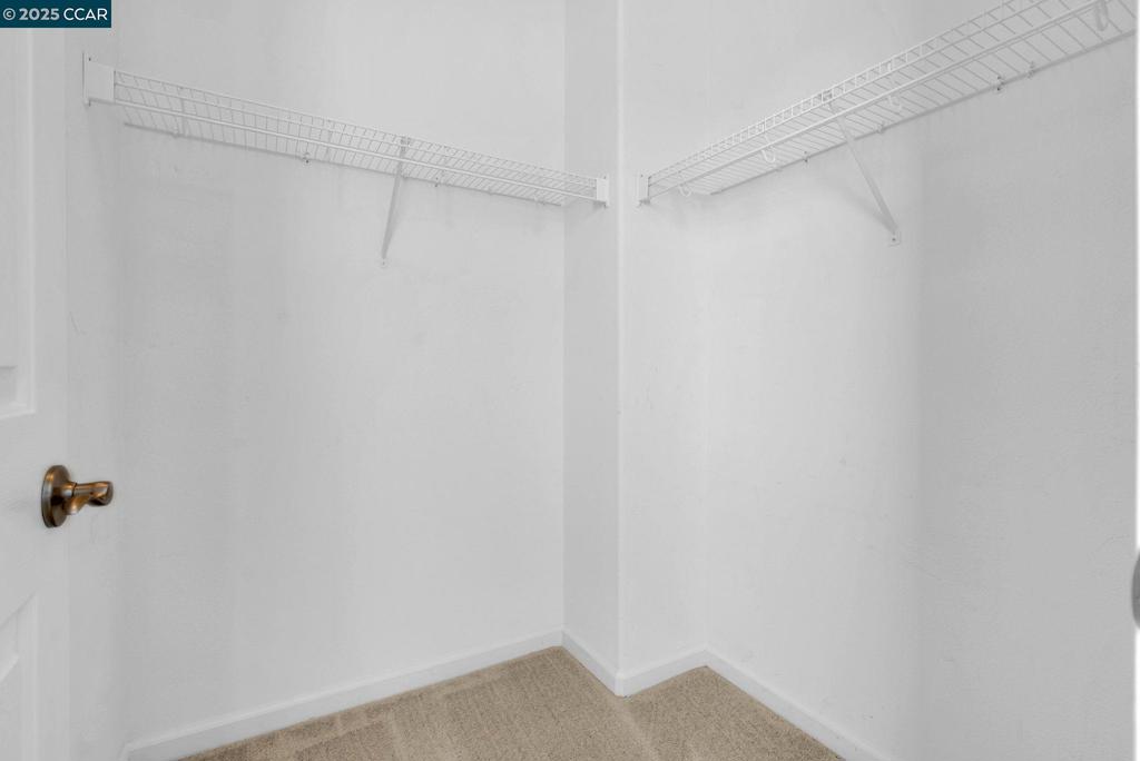 https://media.crmls.org/mediaz/4ff8f289-298a-4ecf-89de-4f9f801386ba.jpg?preset=X-Large