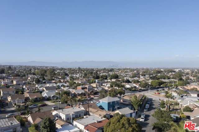 929 ALPHA Street, Inglewood CA: https://media.crmls.org/mediaz/4ff91052-71be-4755-a2ef-7018e63fca5e.jpg