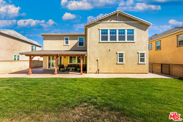 22379 Driftwood Court, Santa Clarita CA: https://media.crmls.org/mediaz/4ff9849c-65ab-43c1-b87e-fdb70865bb53.jpg