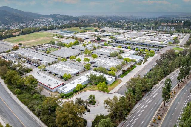 11289 Silver Buckle Way, San Diego CA: https://media.crmls.org/mediaz/4ffa4eac-0f0c-4b73-93c7-ad8314752558.jpg