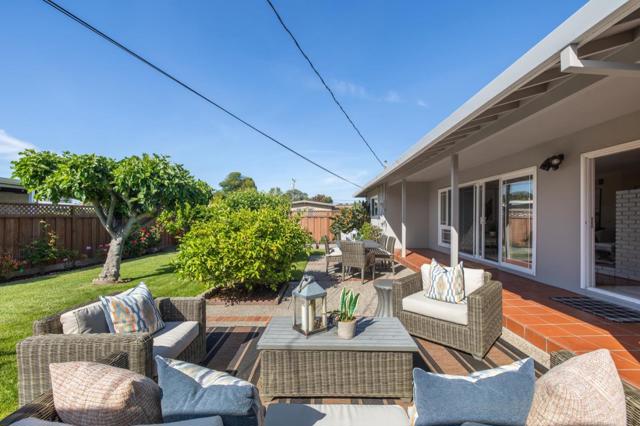 1371 Claudia Avenue, San Mateo CA: https://media.crmls.org/mediaz/4ffa4f55-0542-4c07-ba20-79d6879b61fb.jpg