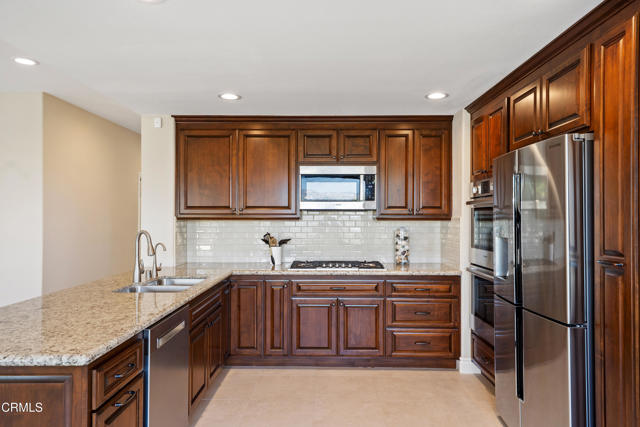 1347 La Culebra Circle, Camarillo CA: https://media.crmls.org/mediaz/4ffc7192-fcb5-4ef4-a7ea-d0f69f92373d.jpg