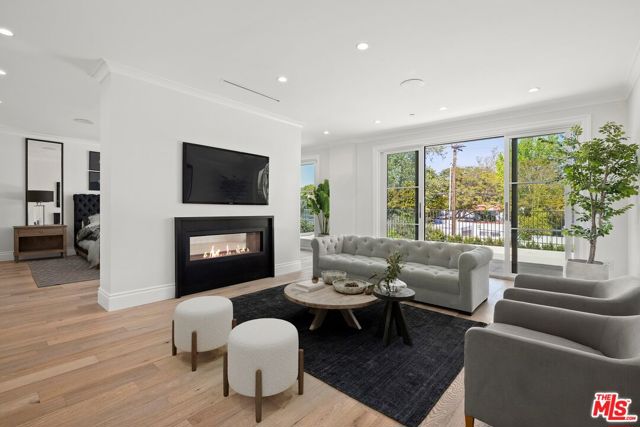 Image 22 of 42 For 722 Camden Drive