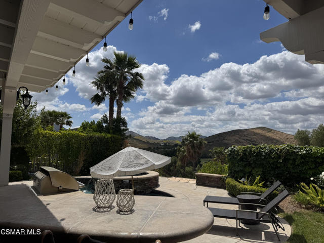 4984 Corral Street, Simi Valley CA: https://media.crmls.org/mediaz/4ffccd18-8246-4852-b4d9-07d70dd92f88.jpg