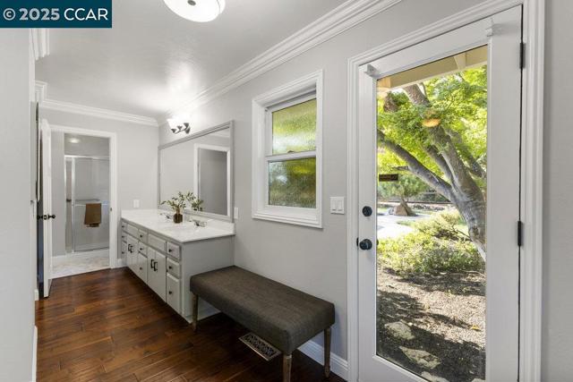 280 Fairway Dr, Danville CA: https://media.crmls.org/mediaz/4ffce044-1348-4fa6-a681-b8d63968699d.jpg