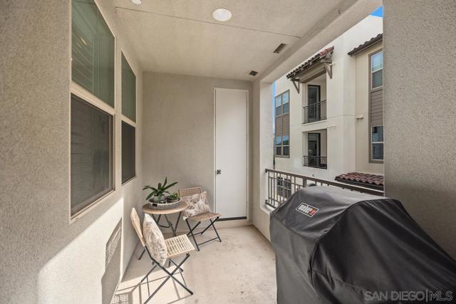 1400 Lasso Way, Rancho Mission Viejo CA: https://media.crmls.org/mediaz/4ffd1706-adbf-4326-8674-2d0ae54c383d.jpg