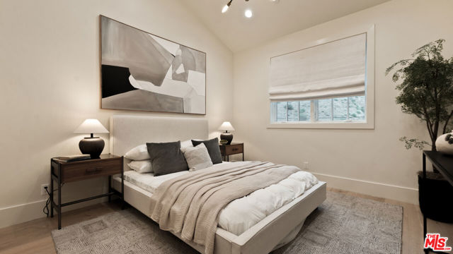 5 Bed Home for Sale in Los Angeles, California