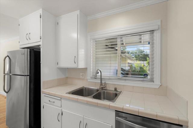495 Giannini Drive, Santa Clara CA: https://media.crmls.org/mediaz/4ffddacb-d537-4fa4-abc8-063d7ade668b.jpg