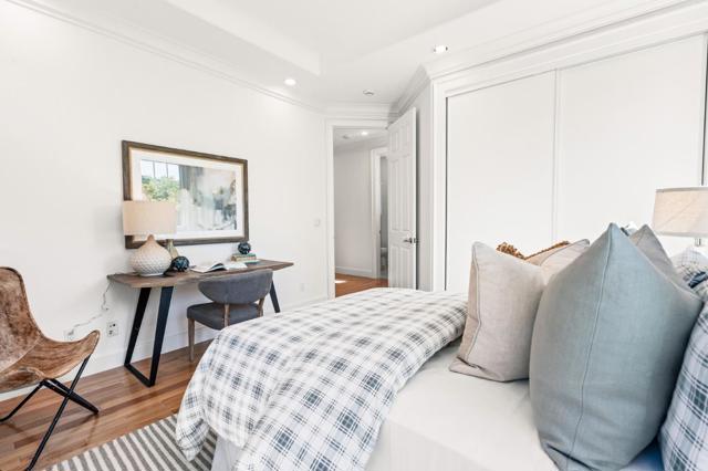 6 Zachary Court, Menlo Park CA: https://media.crmls.org/mediaz/4ffde980-20ce-4f18-a06d-8683a24cd8bd.jpg