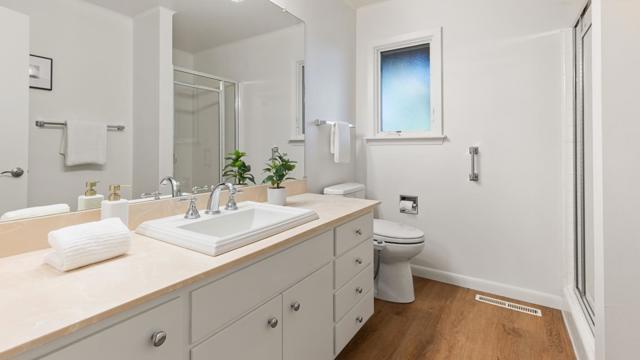 760 La Mesa Drive, Portola Valley CA: https://media.crmls.org/mediaz/4ffe0361-0e2a-4c01-b8e9-3b5ac90ae54d.jpg