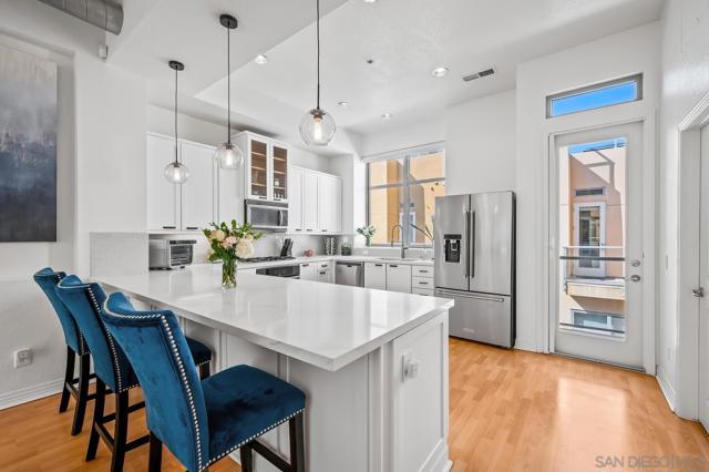 465 S Cleveland St, Oceanside CA: https://media.crmls.org/mediaz/4ffe7592-1493-4ff8-acb1-14556b0dcd8f.jpg