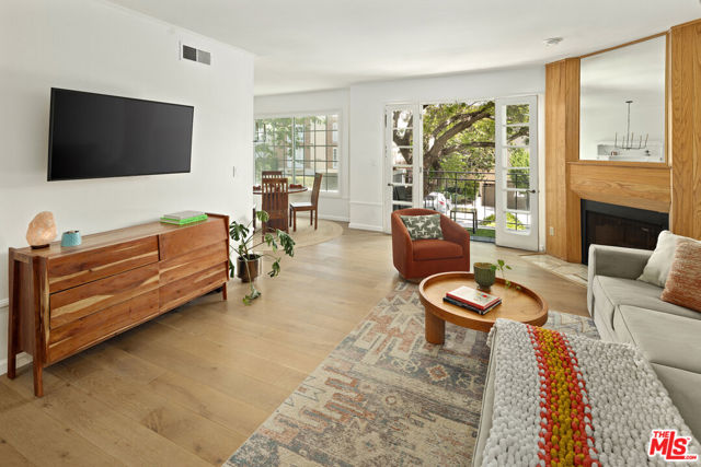 2219 S Bentley Avenue, Los Angeles CA: https://media.crmls.org/mediaz/4ffea59e-27b0-4d07-9536-436f6c9e53c3.jpg