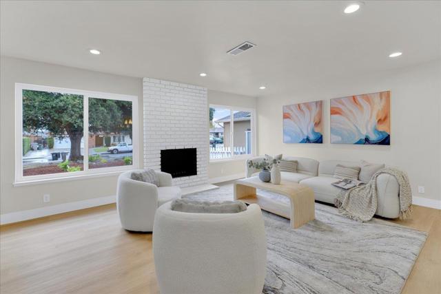 2828 Monte Cresta Way, San Jose CA: https://media.crmls.org/mediaz/4ffedf06-88cd-4670-b445-76b99c315862.jpg
