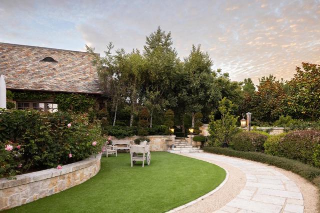 2 La Pradera Lane, Carmel CA: https://media.crmls.org/mediaz/4ffefaf3-5071-42cb-9214-dc712e2cda09.jpg