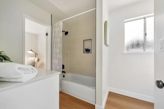 21683 Summit Road, Los Gatos CA: https://media.crmls.org/mediaz/4fffa997-3d8d-4823-8732-31a10a19dfb2.jpg