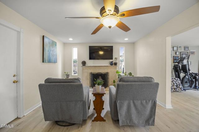 1099 N Agusta Avenue, Camarillo CA: https://media.crmls.org/mediaz/4fffce7a-6720-4d7a-84aa-c3d4b3efaa15.jpg