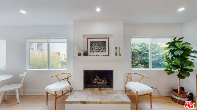 22626 Pacific Coast Highway, Malibu CA: https://media.crmls.org/mediaz/4fffe327-1a5c-495b-8062-278e91ac63d2.jpg