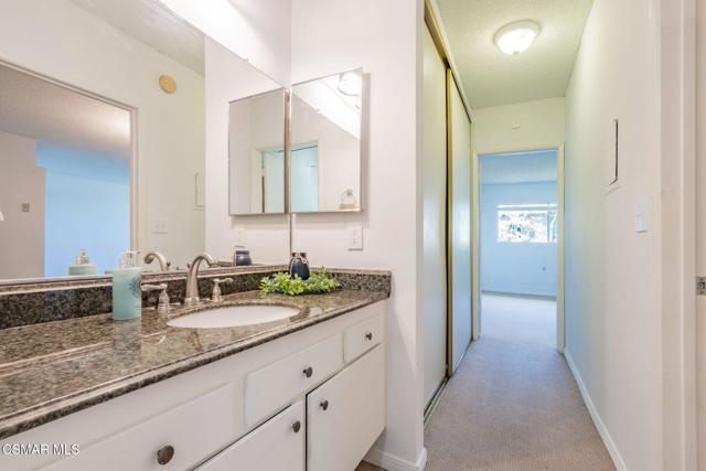 11645 Montana Avenue, Los Angeles CA: https://media.crmls.org/mediaz/500019a7-917e-4923-9999-a7ec9e82430e.jpg