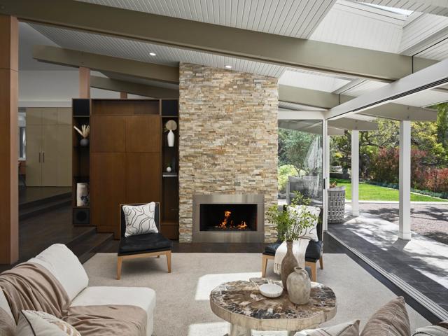 327 Pine Needles Dr, Del Mar CA: https://media.crmls.org/mediaz/5000ba4a-dcf5-42d1-8058-a3fc978f4717.jpg
