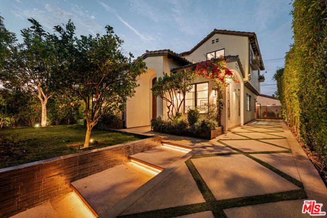 6607 Maryland Drive, Los Angeles CA: https://media.crmls.org/mediaz/50018c9f-2cb7-4fc0-acb5-1eed413eedf2.jpg