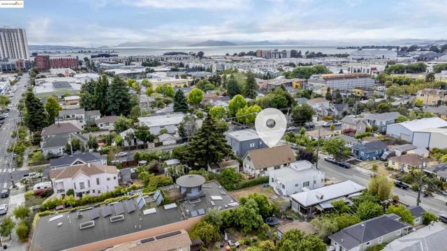1193 64Th St, Oakland CA: https://media.crmls.org/mediaz/5002658a-f6aa-4374-8e3c-953aea2bf140.jpg