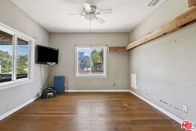 1947 Whitmore Avenue, Los Angeles CA: https://media.crmls.org/mediaz/5003d7be-1ac7-425e-99f3-8386f6e9ca23.jpg