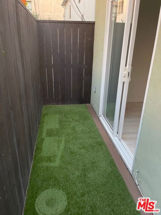 836 Hilldale Avenue, West Hollywood CA: https://media.crmls.org/mediaz/500425ab-2419-4fa2-94b0-71c6c3cd981a.jpg