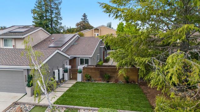 5239 Leesa Ann Court, San Jose CA: https://media.crmls.org/mediaz/5004382d-8c89-4d5c-a1e7-69b4314e7e75.jpg