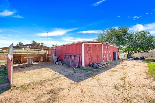 40110 Angora Ln, Temecula CA: https://media.crmls.org/mediaz/50055082-cf7c-4b85-aded-c28c42153025.jpg