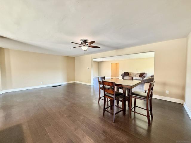 3669 Calavo Dr, Spring Valley CA: https://media.crmls.org/mediaz/5005c87e-8fac-4d7f-9d2c-46edd275f537.jpg