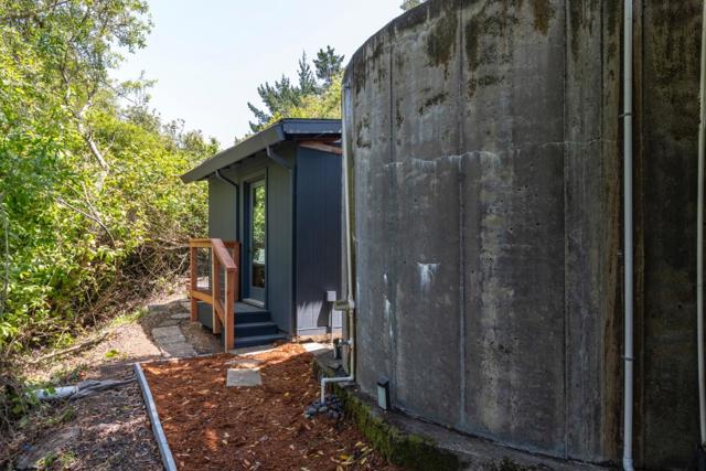18050 Highway 1,  CA: https://media.crmls.org/mediaz/5005ed0a-d007-47bf-8322-d061ab97fa74.jpg