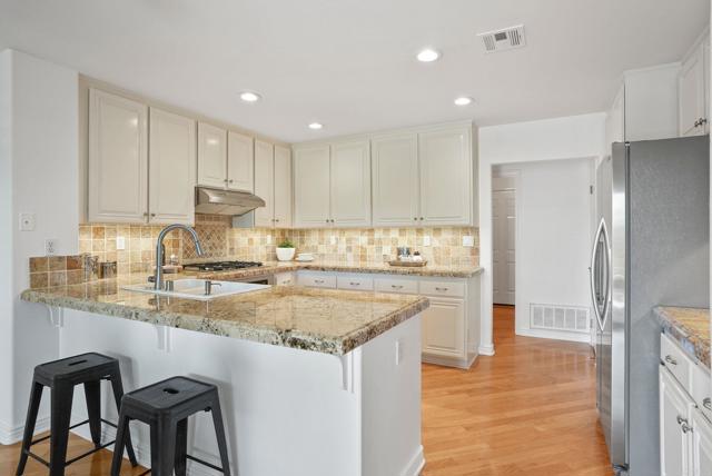 Detail Gallery Image 14 of 45 For 1636 Cormorant Dr, Carlsbad,  CA 92011 - 2 Beds | 2/1 Baths