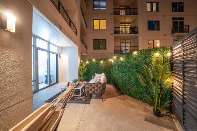 425 W Beech St, San Diego, California 92101, 1 Bedroom Bedrooms, ,1 BathroomBathrooms,Condominium,For Sale,W Beech St,240023142SD