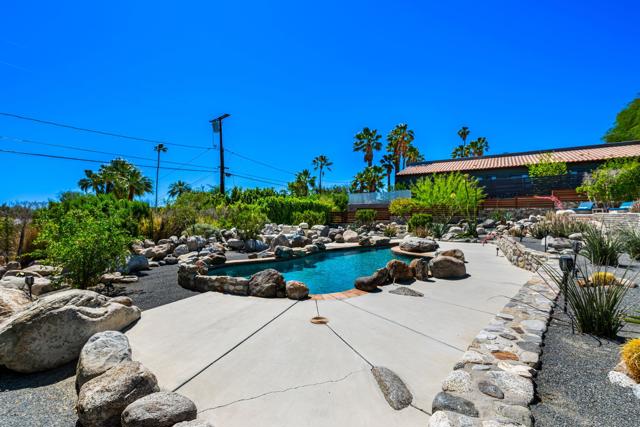 2360 N Palermo Drive, Palm Springs CA: https://media.crmls.org/mediaz/5006d7a4-bbc1-4d72-adbf-94cbdc3e5113.jpg