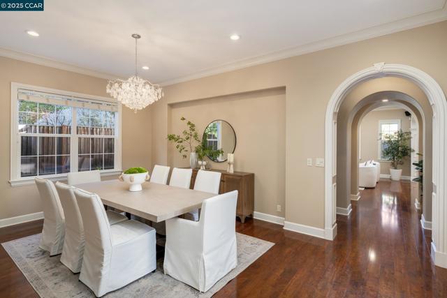 206 Glory Lily Ct, San Ramon CA: https://media.crmls.org/mediaz/5007d918-d73e-4d14-ae10-719736e3ed56.jpg