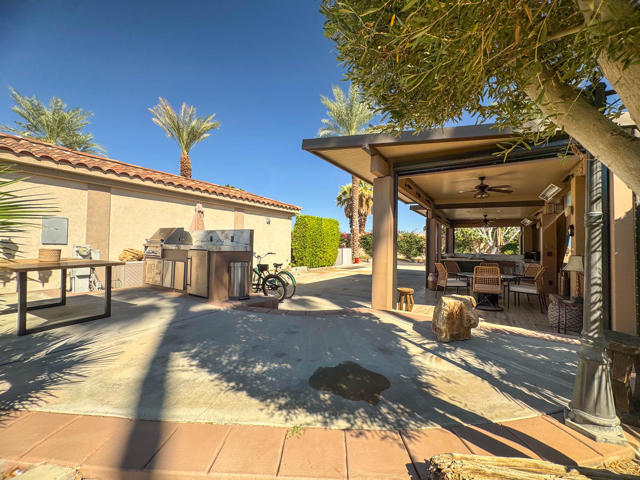 80394 Avenue 48, Indio CA: https://media.crmls.org/mediaz/50080cad-1fe9-441f-aa4e-9ad819f82d25.jpg