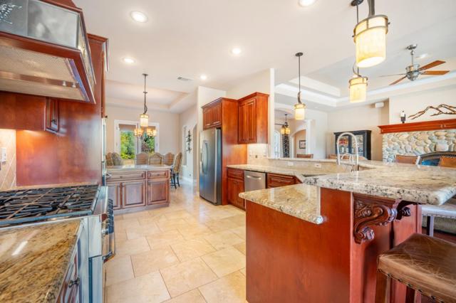 5500 Rio Cascada,  CA: https://media.crmls.org/mediaz/500815da-0f21-48e3-89d5-09e08d40390f.jpg