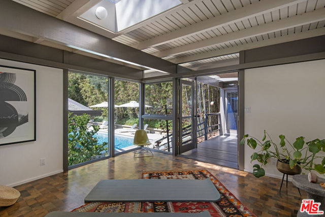 1030 Canon Drive, San Marino CA: https://media.crmls.org/mediaz/500825bb-82d9-410c-90ae-5cce9f91ef8b.jpg