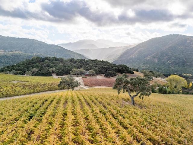 18190 Cachagua, Carmel Valley CA: https://media.crmls.org/mediaz/50082962-9a63-483a-a5de-866d75eab2aa.jpg