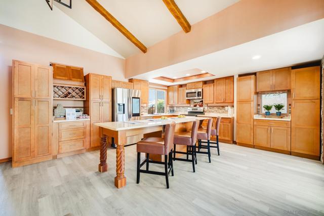 6433 La Paloma Street, Carlsbad CA: https://media.crmls.org/mediaz/50086911-ed17-4100-a9fb-23a484f0f780.jpg
