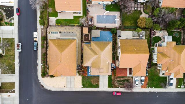 2105 Bedrock Way, Antioch CA: https://media.crmls.org/mediaz/5008f663-3efc-4ab8-8ff1-1821f6311e83.jpg