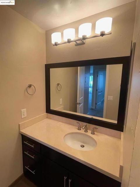 6400 Christie Avenue, Emeryville CA: https://media.crmls.org/mediaz/50092da6-2ad4-4a6e-ab9c-eaaabbe3424a.jpg