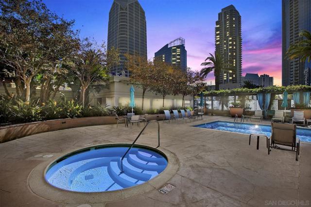 1199 Pacific Hwy, San Diego CA: https://media.crmls.org/mediaz/5009451b-6687-410e-b119-a92428cb8e20.jpg