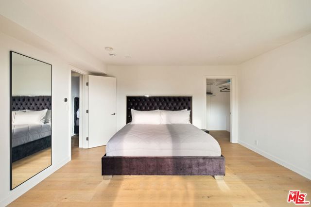 7868 Electra Drive, Los Angeles CA: https://media.crmls.org/mediaz/50099989-674e-4c31-939f-0487ed0c1b9d.jpg