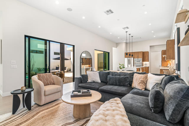 1346 Bacall Way, Palm Springs CA: https://media.crmls.org/mediaz/5009cd64-7e2d-49b4-8c46-3fa0183d15d1.jpg