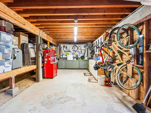 17924 Saint Andrews Dr, Poway CA: https://media.crmls.org/mediaz/5009f8cd-9beb-4c29-bf4e-be0a1cc5795c.jpg